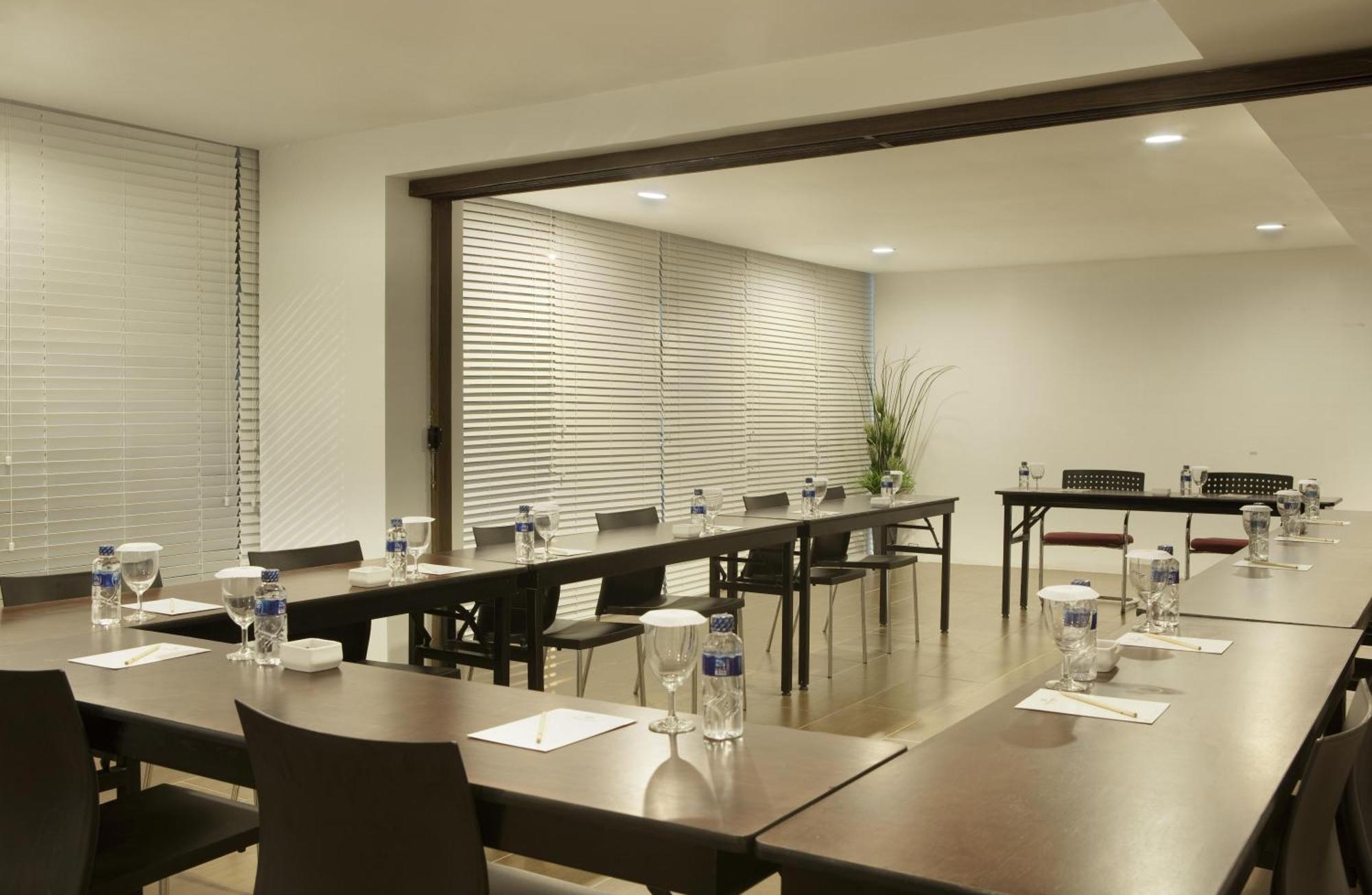 Amaris Hotel Cihampelas Bandung Business foto