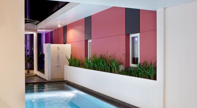 Amaris Hotel Cihampelas Bandung Exterior foto